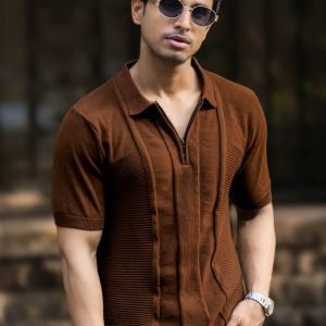 The Simplicity and Elegance of a White T-Shirt